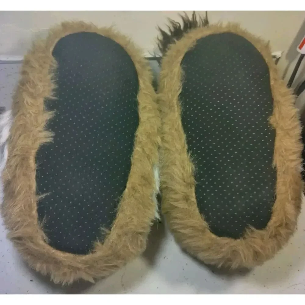 Size: 10 - 11 Duck Dynasty Shoe Slippers ........ One Size Fits Most New w/ Tags